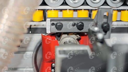 Кромкооблицовочный станок LTT803B